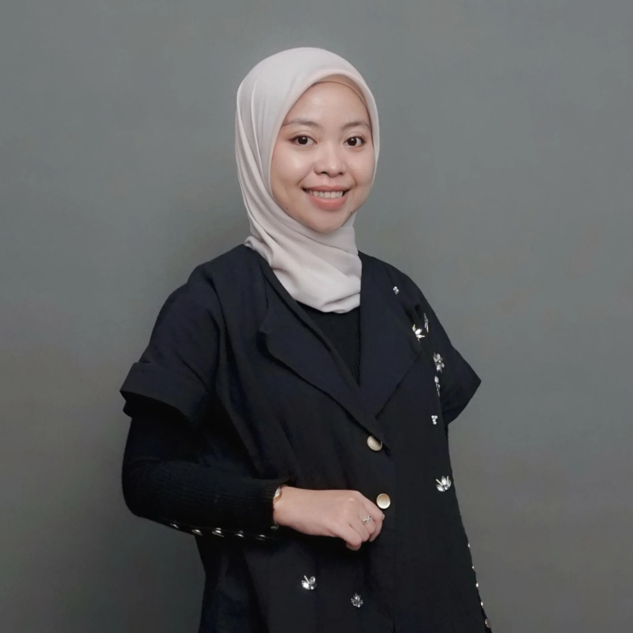 Tharra Tsaniya Haya, S.Psi., Psikolog